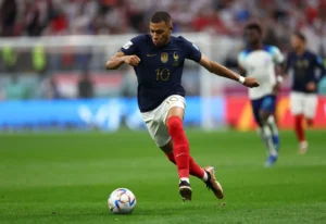 Kylian Mbappé : le prodige du football français